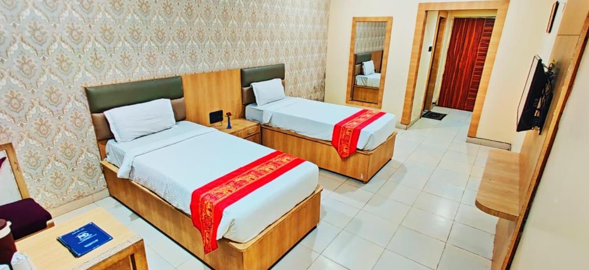 Hotel Richi Regency Bhubaneswar Esterno foto